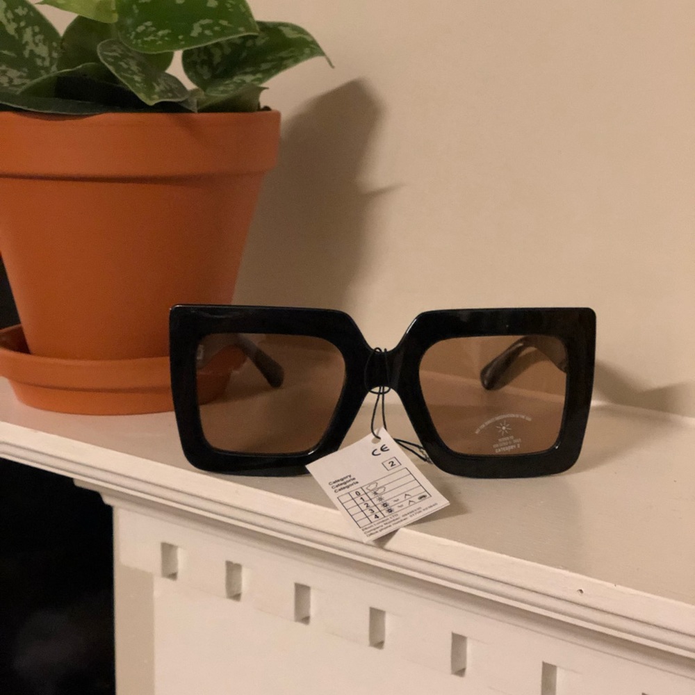 NastyGal Black Shades and Tortoiseshell Earrings